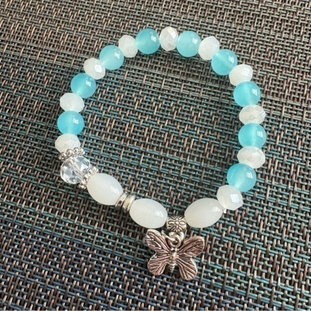 Beautiful Blue Stretchy Bracelet